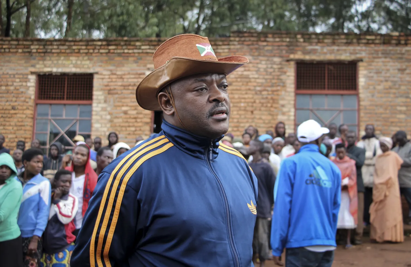 President Pierre Nkurunziza ajakirjanikega vestlemas.