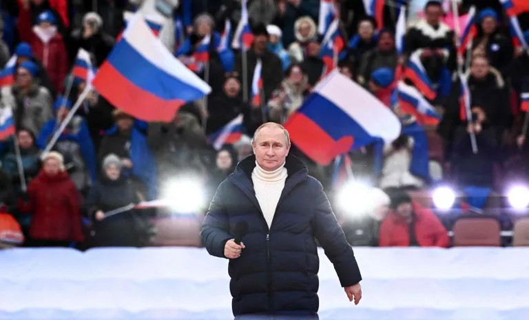 В воинственной речи, произнесенной 18 марта в Москве, Владимир Путин сказал, что самая красивая смерть - это умереть, закрыв своим телом товарища.