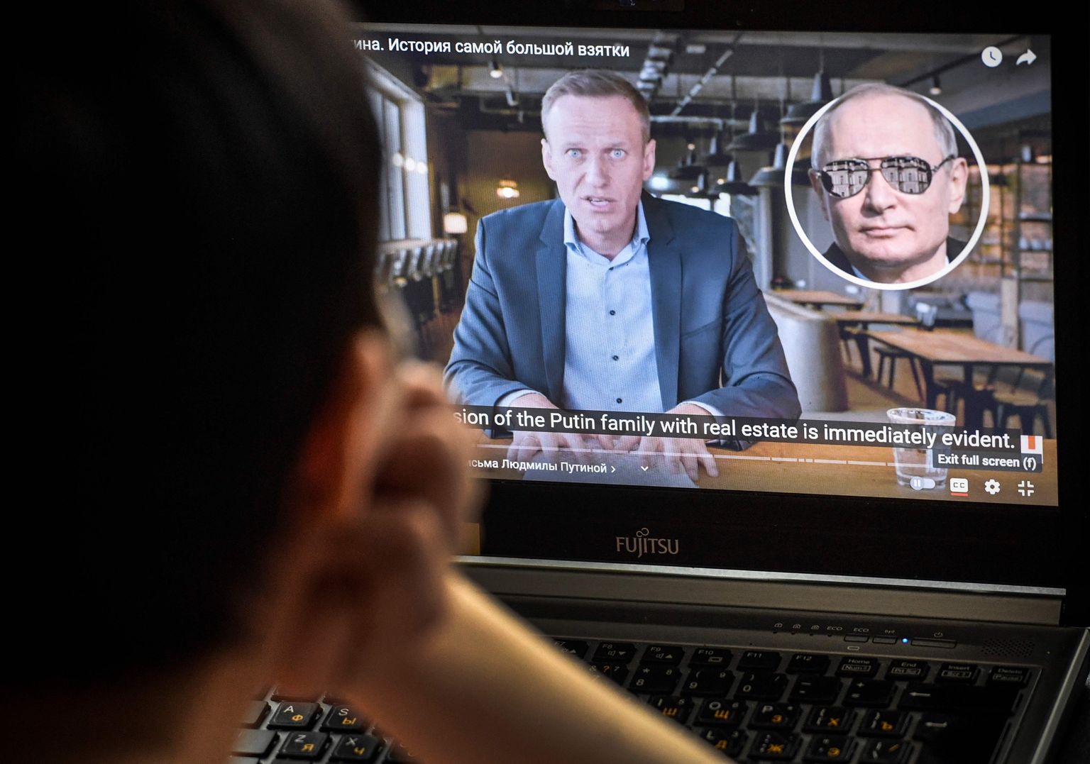 Кадр из фильма Алексея Навального.