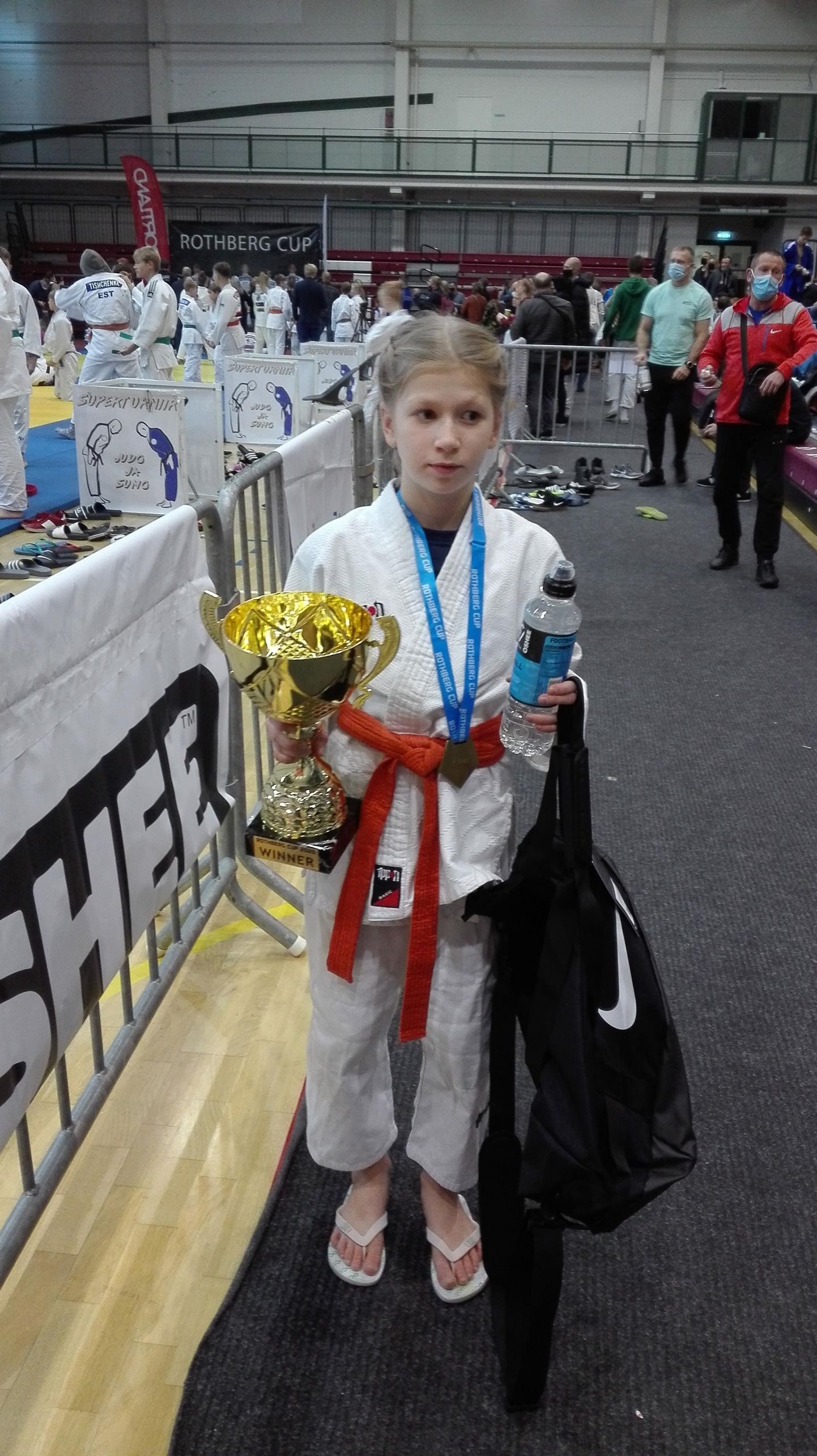 Viljandi spordikooli ja Taifu klubi edukaim judoka möödunud nädalavahetusel Tallinnas peetud «Rothberg Cupil» oli kulla toonud Ketlin Semjonov.