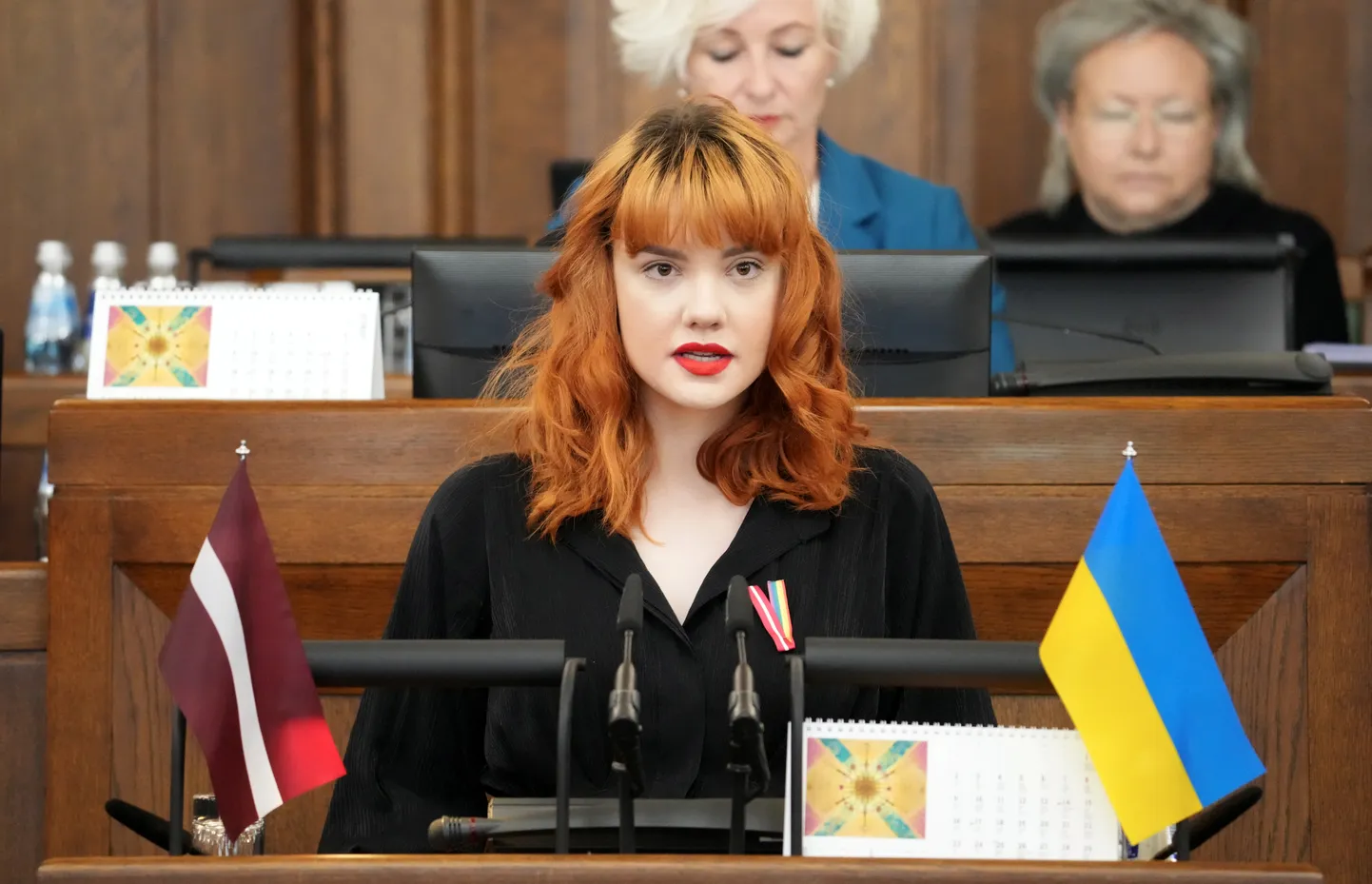 Saeimas deputāte Selma Teodora Levrence nodod zvērestu jeb svinīgo solījumu Saeimas sēdes laikā.