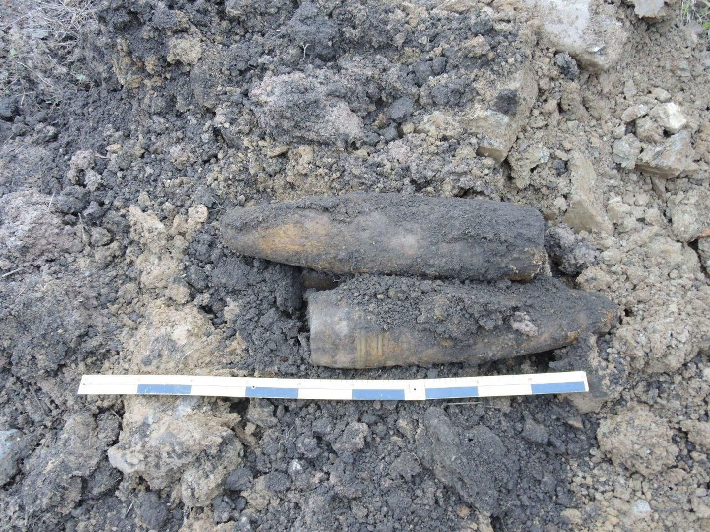 Tartumaalt Käreverest leitud 155mm mürsud.