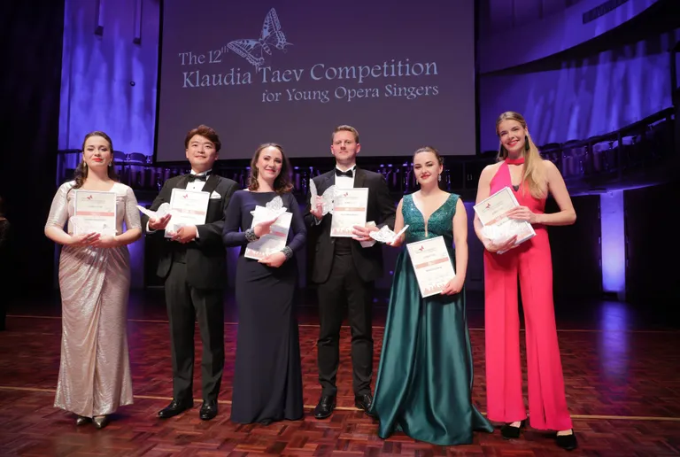 Tänavuse konkursi finalistid (vasakult): Kamila Dutkowska Poolast, Gyungmin Gwon Lõuna-Koreast, Zuzanna Nalewajek Poolast, Serhii Moskalchuk ja Yuliia Zasimova Ukrainast ning Kadi Jürgens Eestist.
