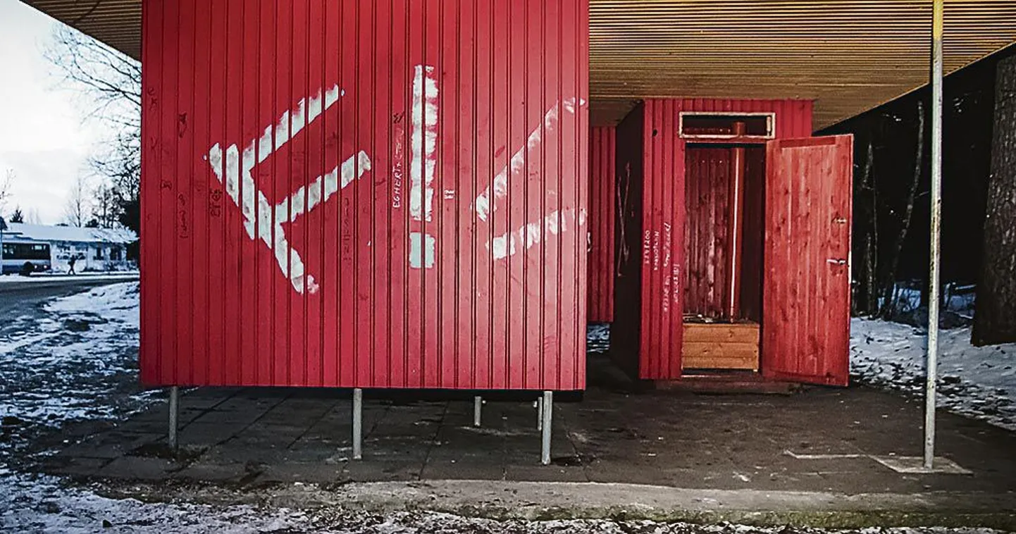 Metsamajandi peatuse WCs ei kükitaks ise ega soovitaks seda vaenlaselegi.