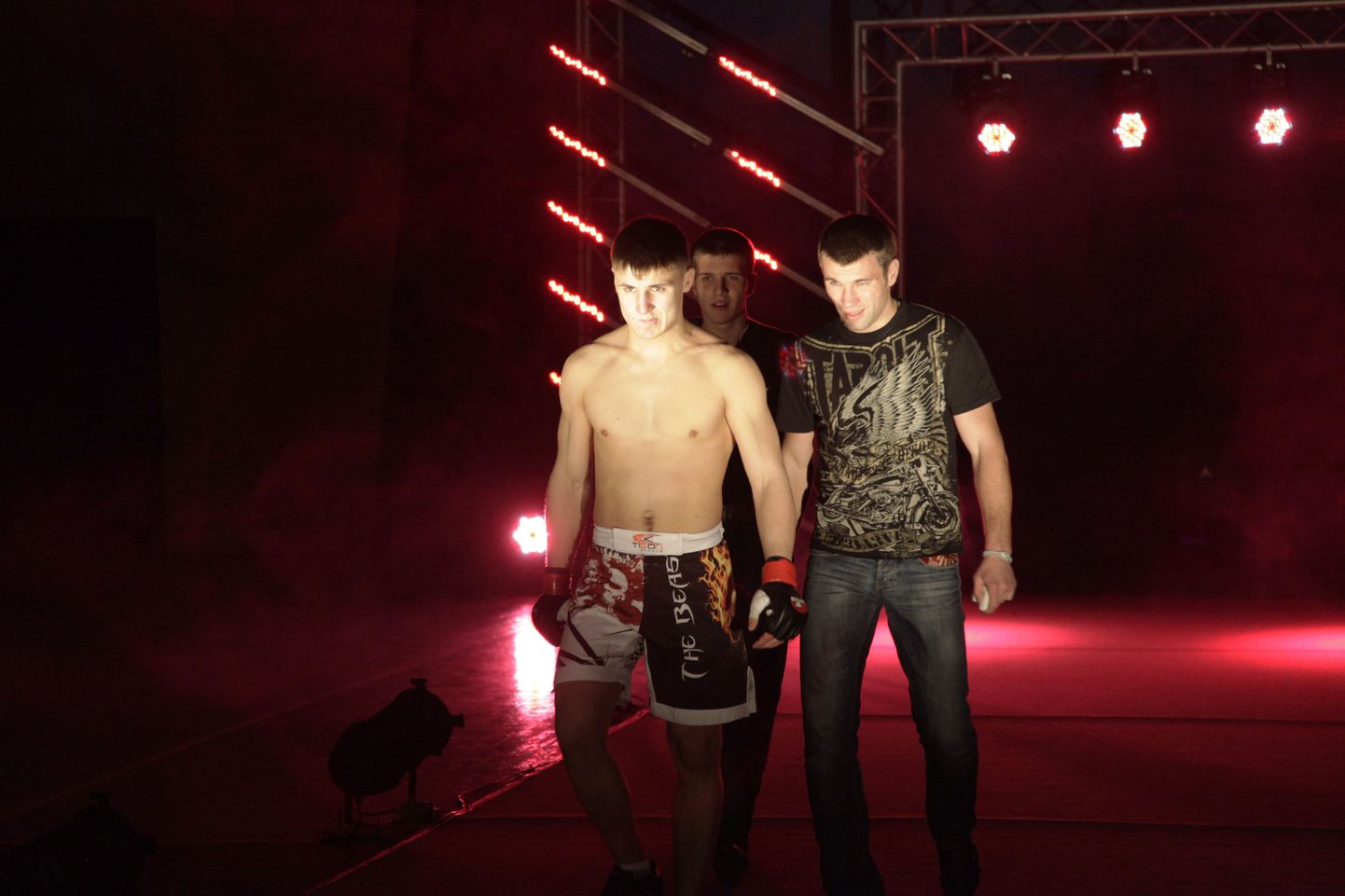 Александр Федоров (справа) успешно тренирует Илью Дровняшина, но и себя успевает привести в боевую готовность.