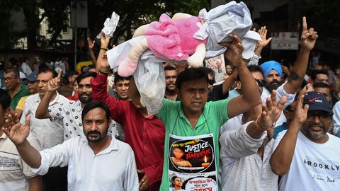 SEKSUAALVÄGIVALD INDIAS ⟩ 11-aastase tüdruku jõhker mõrv tõi rahva raevu taas pinnale