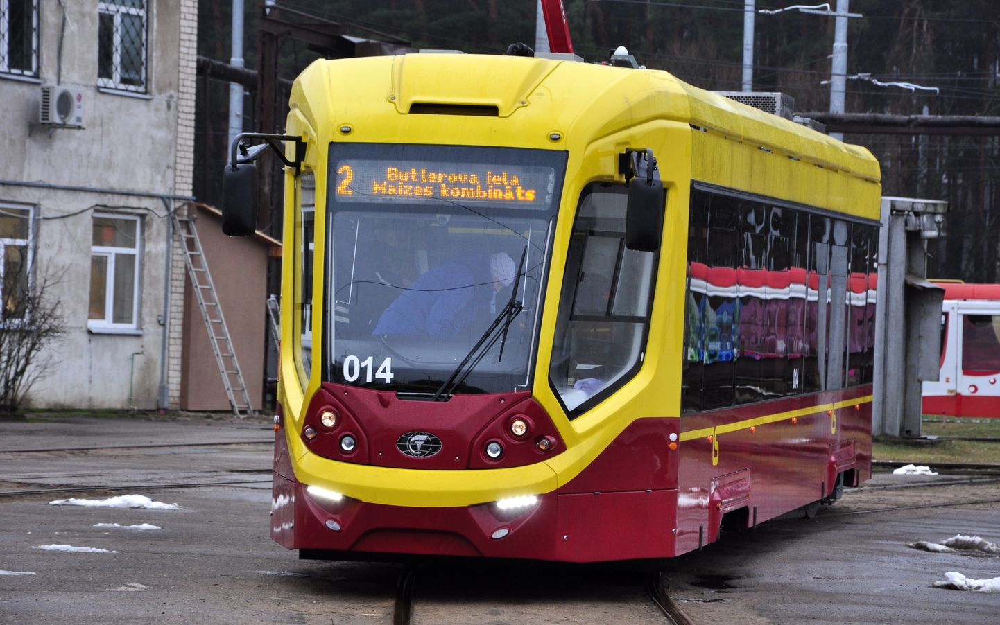 Daugavpilī 2.maršrutā kursē pirmie jaunie Krievijā ražotie tramvaji.