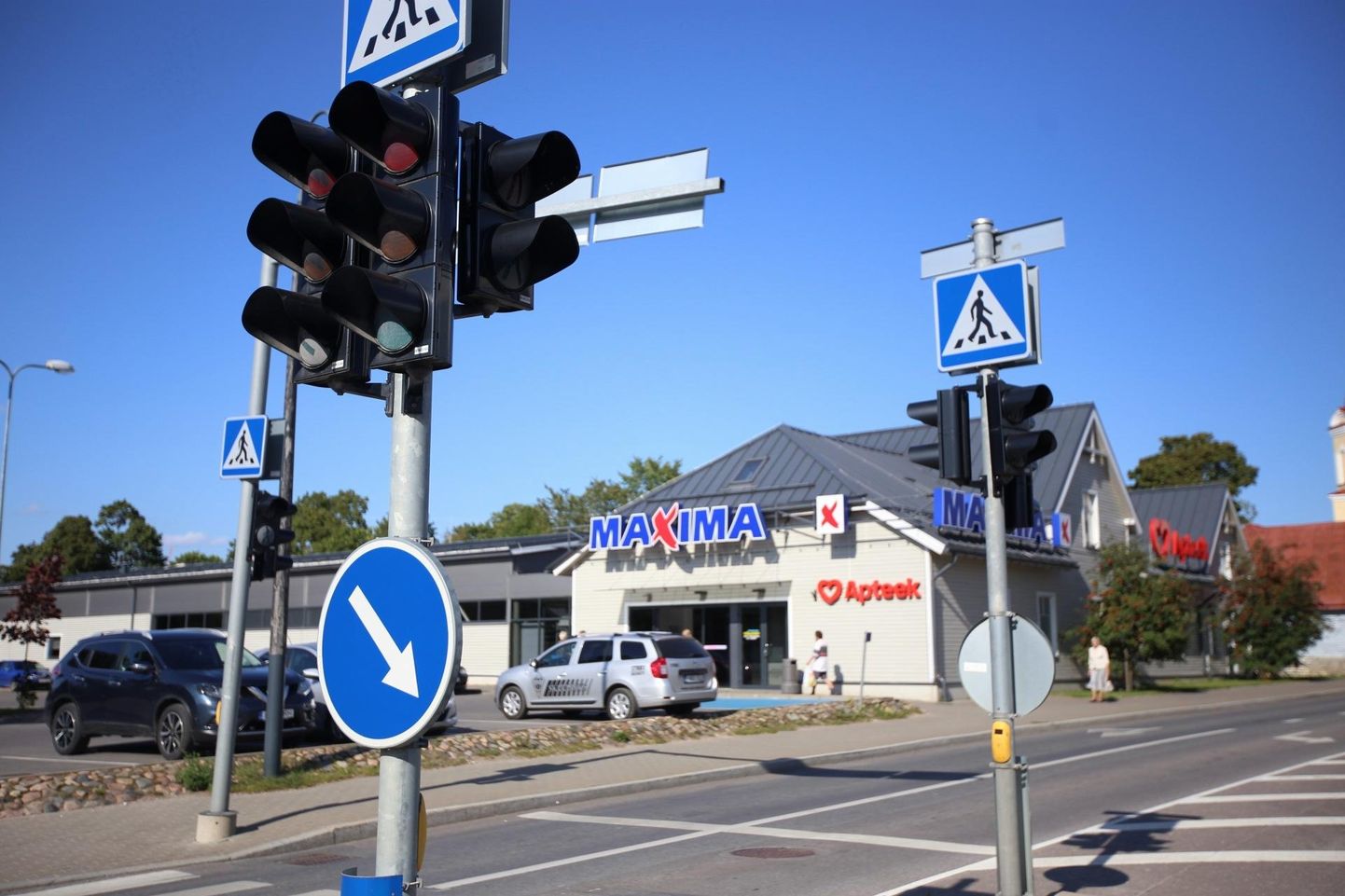 Foorid Rakveres Tallinna ja Jakobsoni tänava ristmikul lubati taas tööle panna neljapäeva õhtuks.