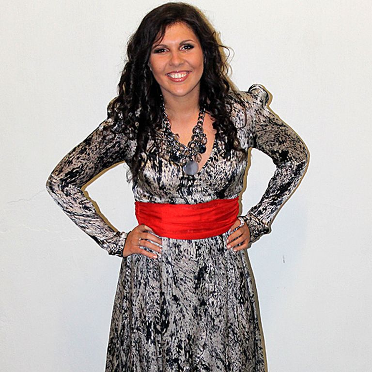 Rūtas Dūdumas kleitu darinājusi Ieva Sveile – Ogļezņeva no «Inka stils» 