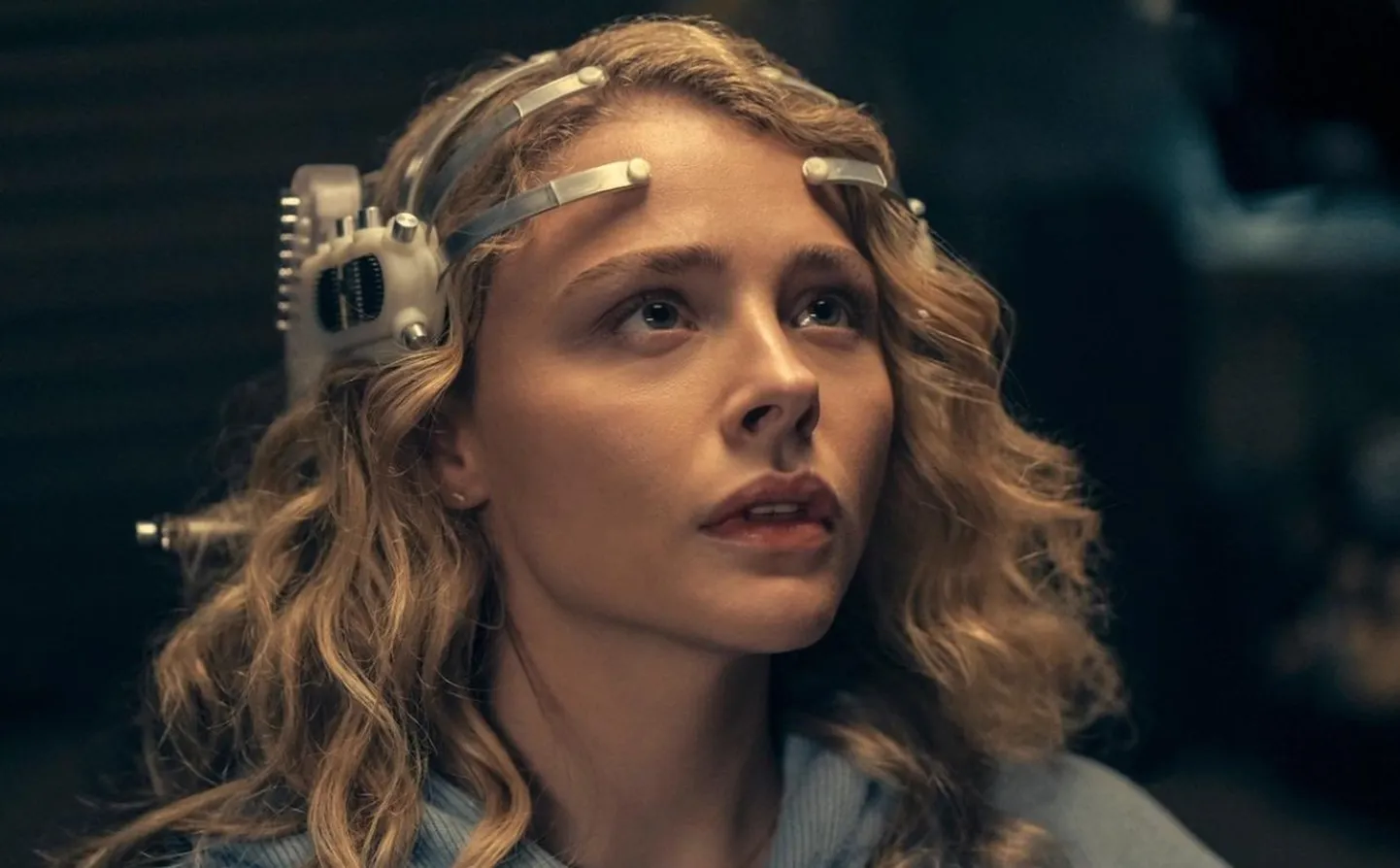 Ulmesarja «The Peripheral» peaosas on Chloë Grace Moretz