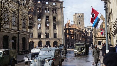 TASUTA ⟩ Vaata Mart Sanderi dokumentaalfilmi «Tallinn leekides»