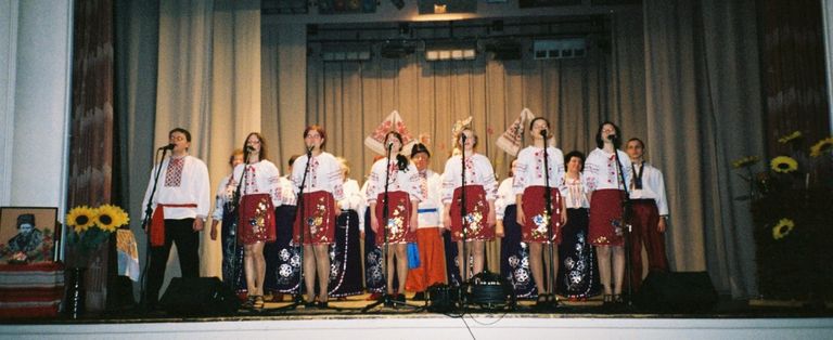 Когда-то цели ассоциации ограничивались поддержкой интереса к родной культуре. Украинские мероприятия в Пярну. Апрель 2004.