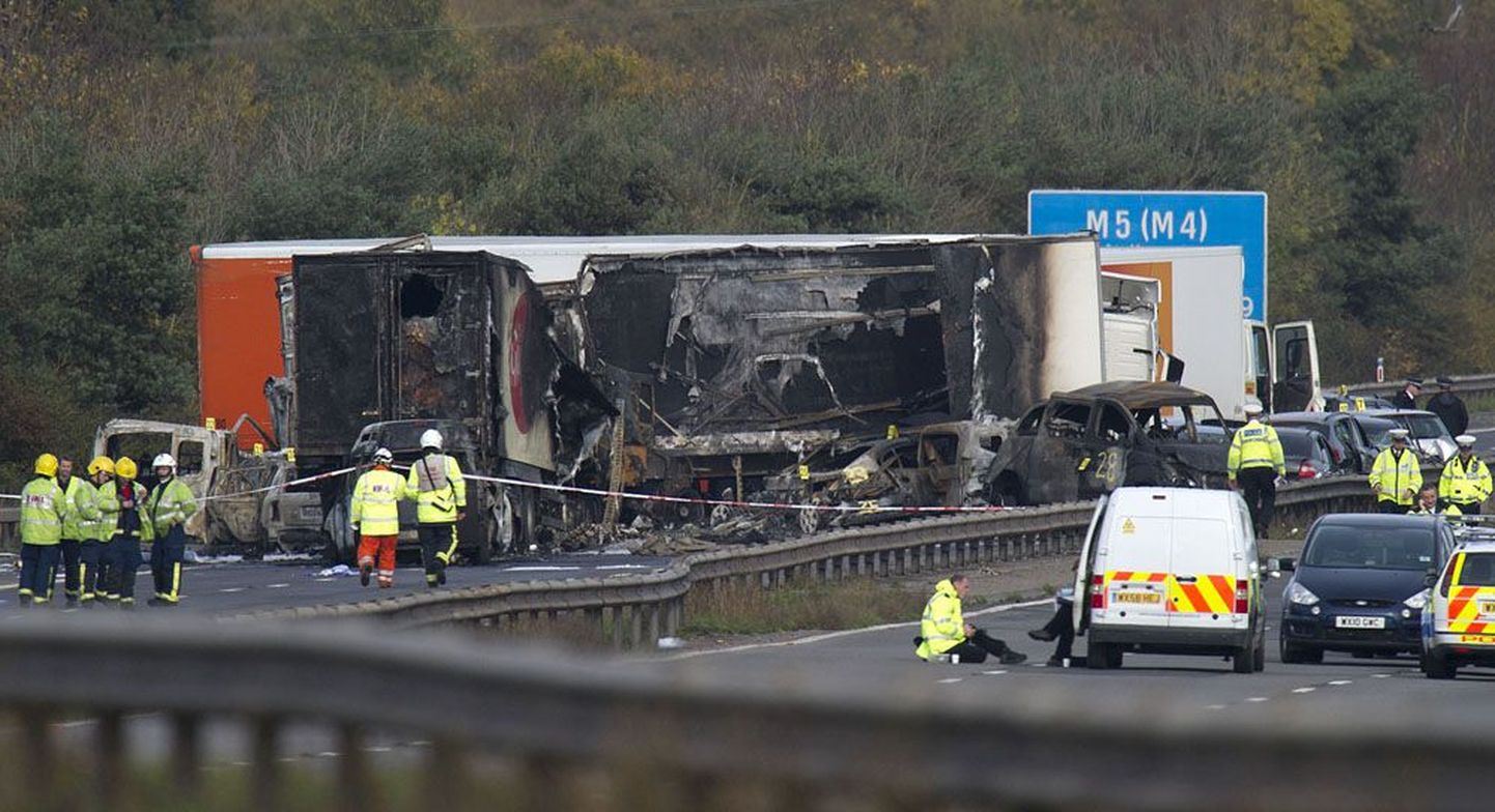 Üleeilne vaade Inglismaa edelaosas Tauntoni lähedal M5 maanteel toimunud õnnetuspaigale.