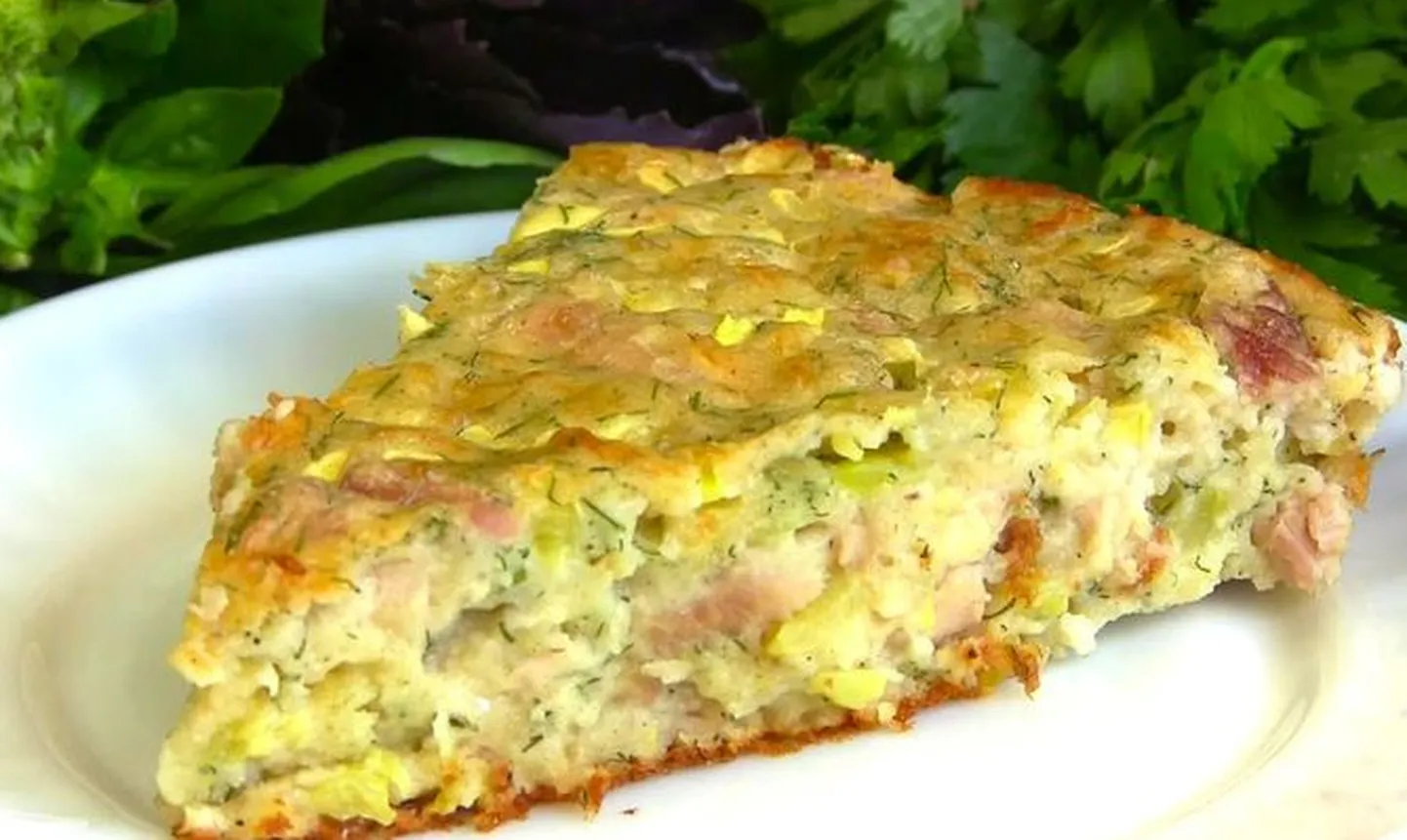 Заливной пирог с курицей и кабачком