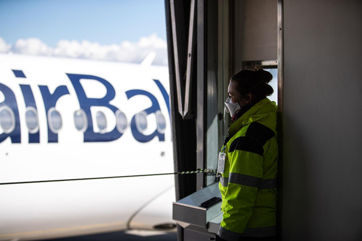 airBaltic jätkab Läti rangetest koroonameetemest hoolimata lendamist. 
Foto Remo Tõnismäe,Postimees FOTO: Remo Tõnismäe/postimees Grupp/scanpix Baltics