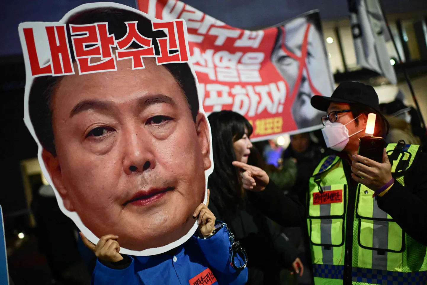 Meeleavaldus Lõuna-Korea presidendi Yoon Suk-yeoli vastu.