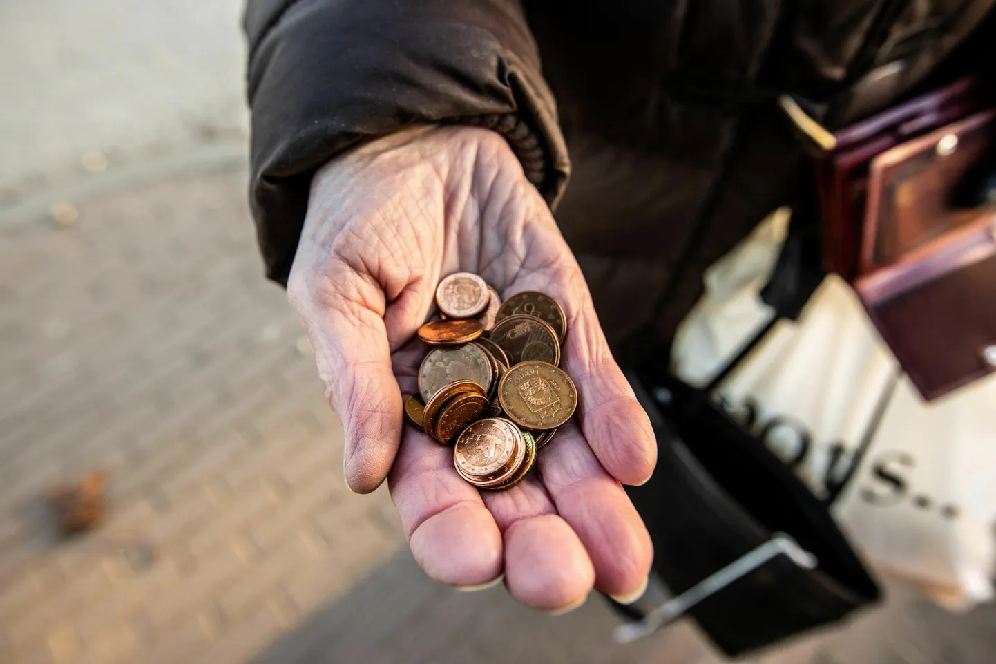 Valitsus kinnitas riikliku pensioni selle aasta indeksi, millega keskmine vanaduspension tõuseb 1. aprillist praeguselt 774 eurolt 817 eurole ning rahvapension 393 eurole kuus.
