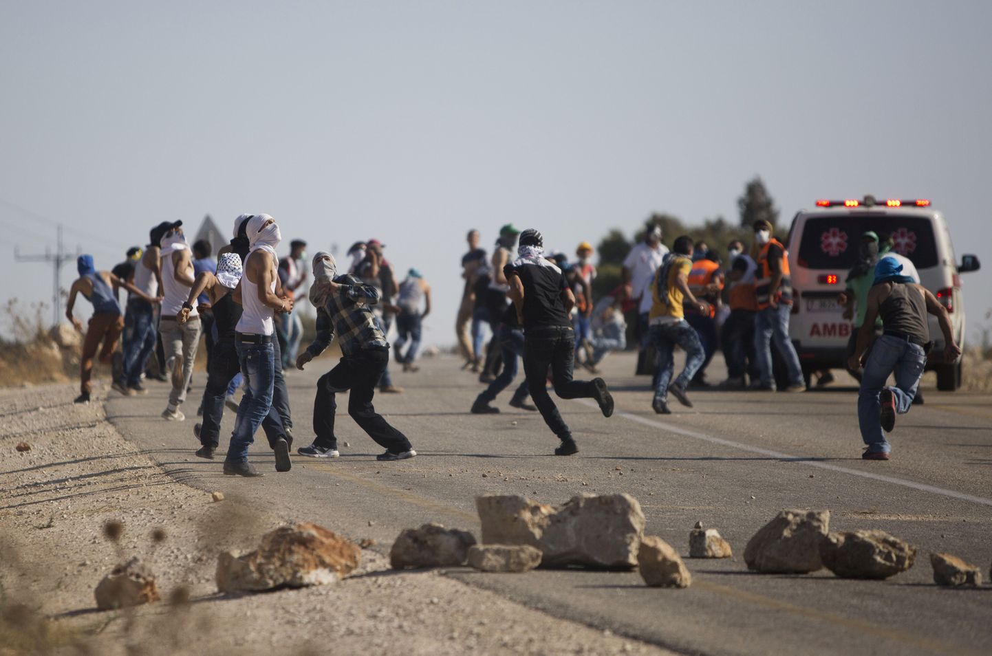 Juudiäärmuslaste vastu protestivad palestiinlased