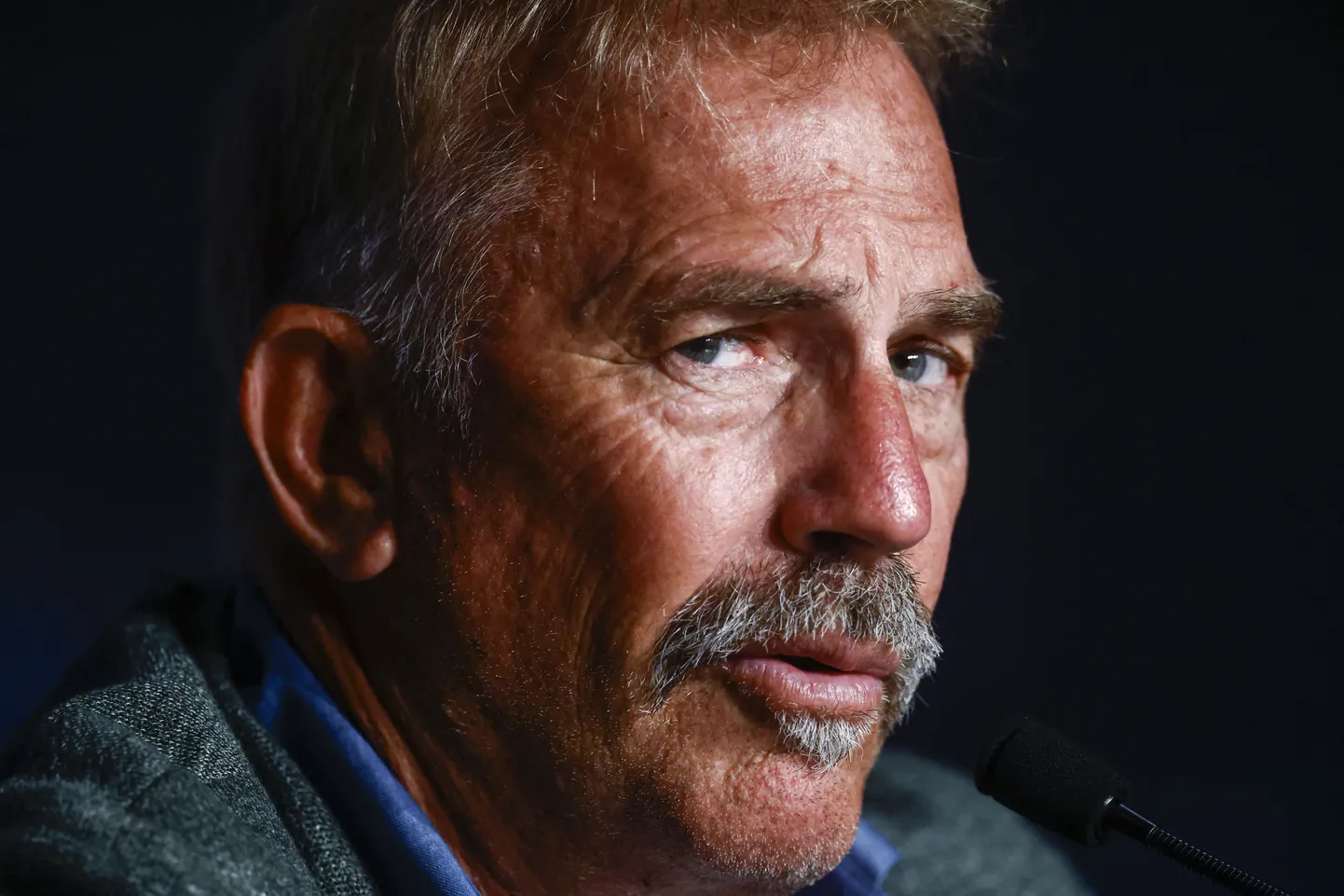 Kevin Costner otsustas investeerida 38 miljonit dollarit, et teha valmis hiiglaslik vesternisaaga, mis kedagi ei huvitanud.