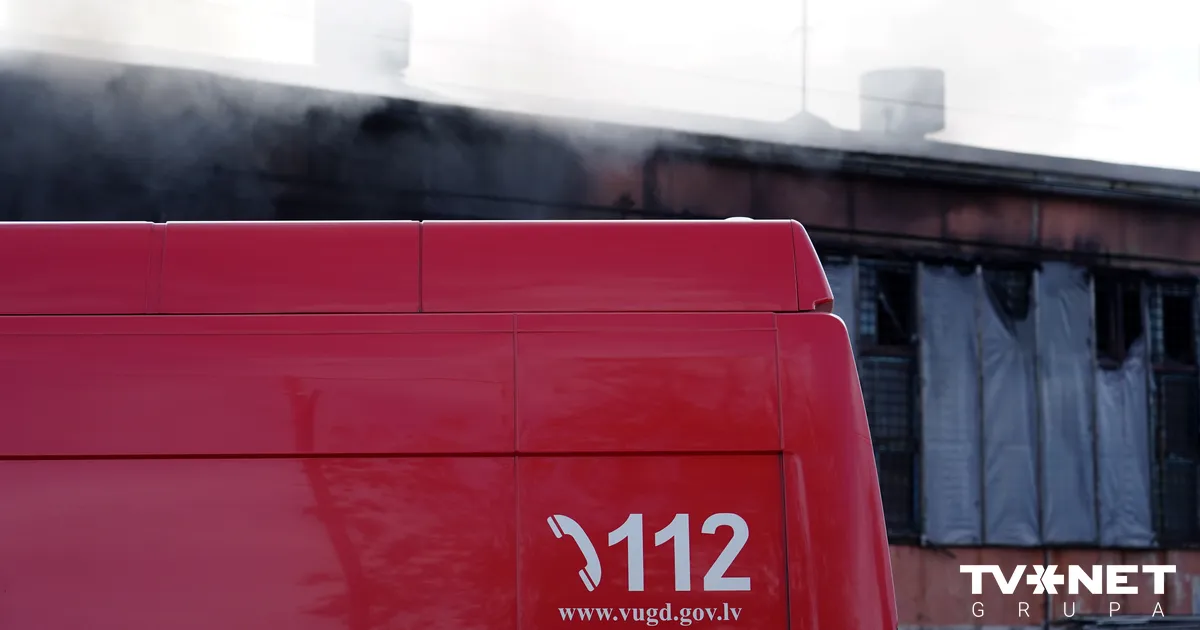 Ugunsgrēka dzēšanā Gulbenes novadā cietis glābējs