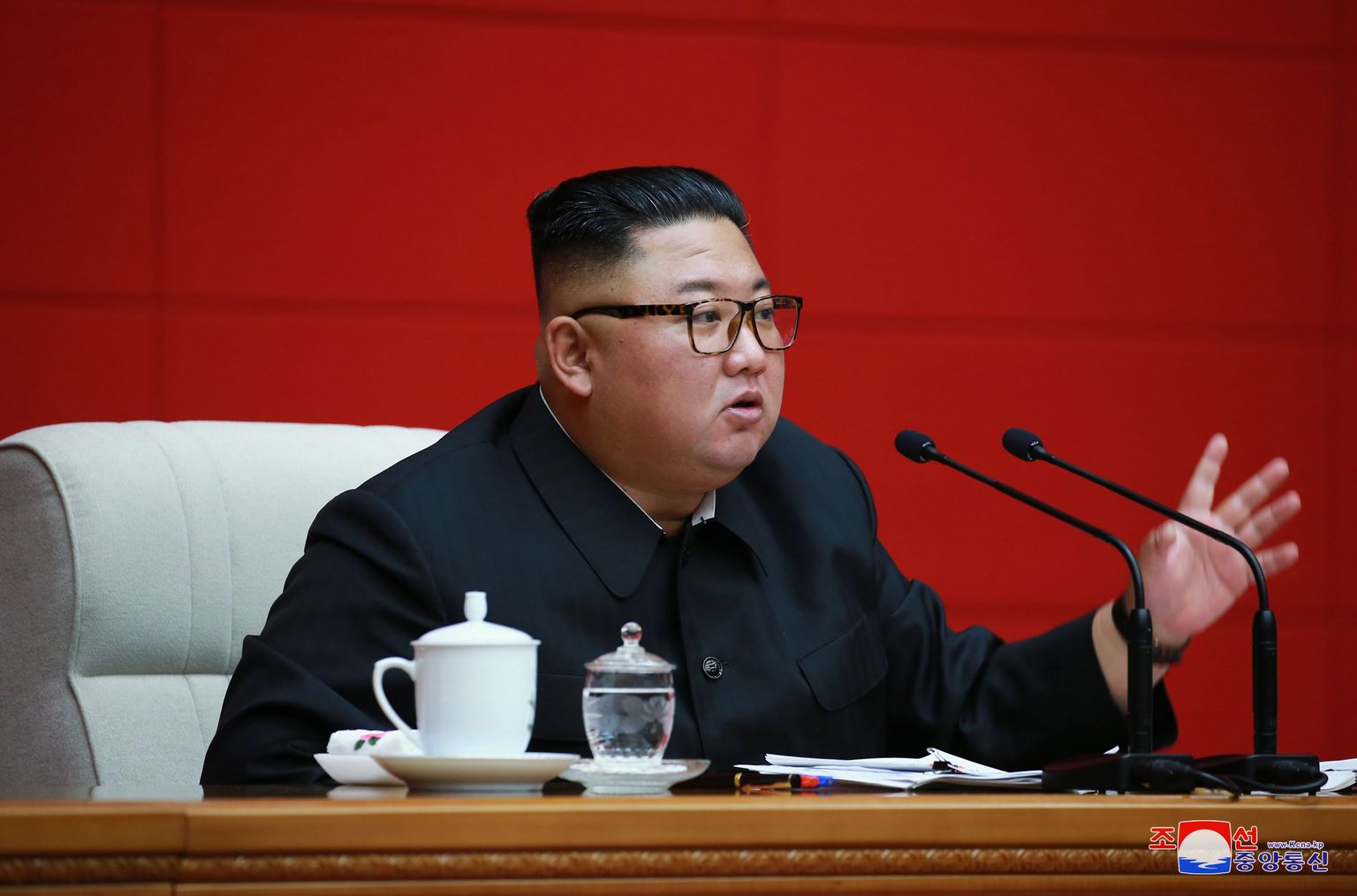 Keskkomitee ees kõneledes tunnistas Kim Jong-un puudujääke majanduses.