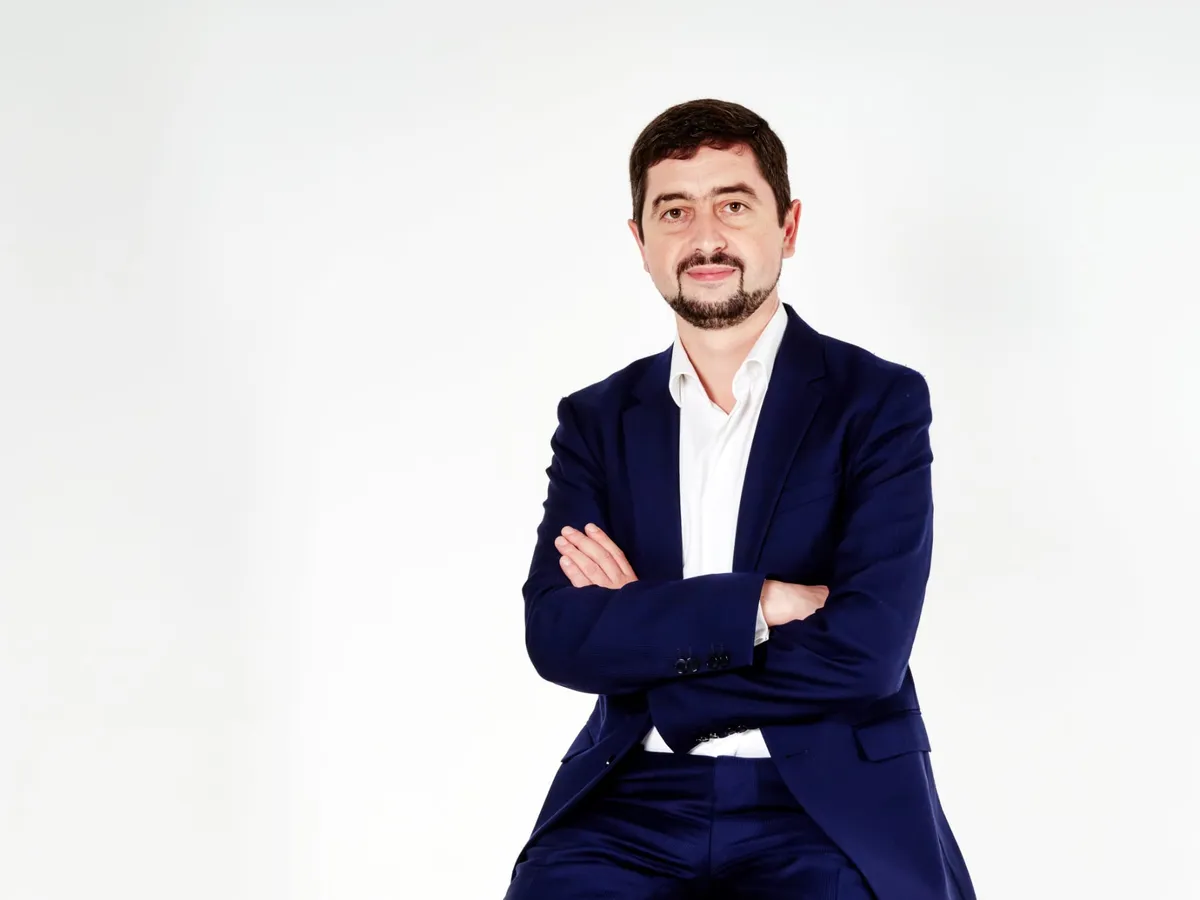Руководитель аналитического центра WatchDog.MD Валерий Паша рассказал Rus.Postimees, почему в Румынии отменены итоги первого тура президентских выборов и почему в первом туре победил пророссийский ультраправый популист. Декабрь 2024 года.