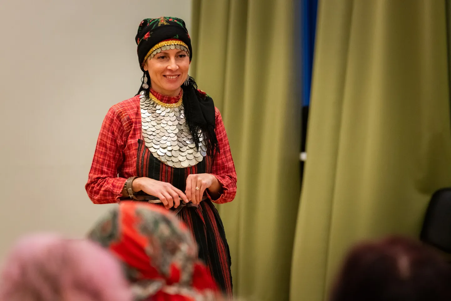 Елена на праздновании десятилетия удмуртского ансамбля Ošmes в Таллинне.