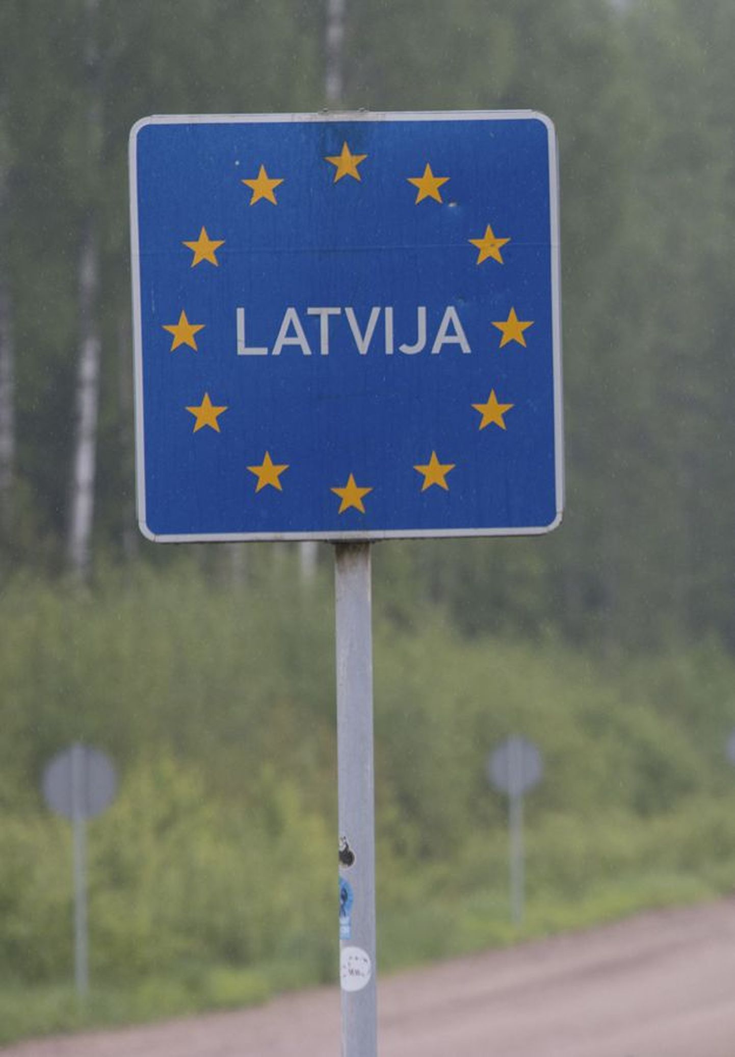 Karksi hooldekodust kaduma läinud mees leiti tänu tähelepanelikule möödajuhtujale Lätist üles.