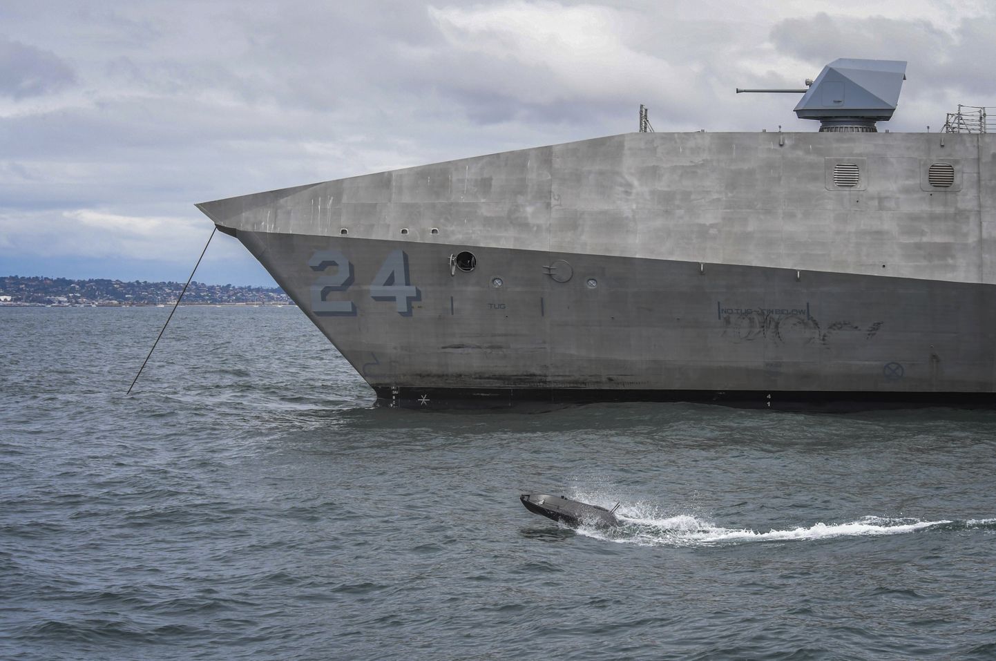 USA Vaikse ookeani laevastiku õppusel San Diego lähedal tegutses mehitamata süsteem ADARO koos Independence-klassi laevaga USS Oakland. USA merevägi loodab ADARO-t  kasutada seire ja luure (ISR) ulatuse laiendamiseks.