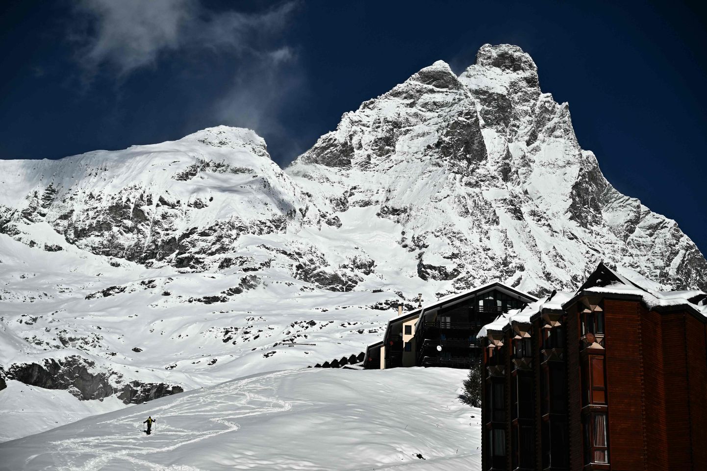 Zermatt-Cervinia kiirlaskumise MK-etapid jäid lumesaju tõttu ära.