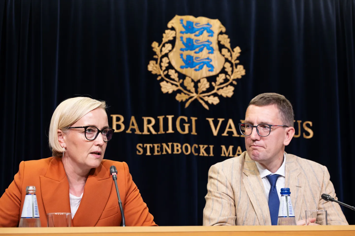 Kristina Kallas ja Kristen Michal valitsuse pressikonverentsil.