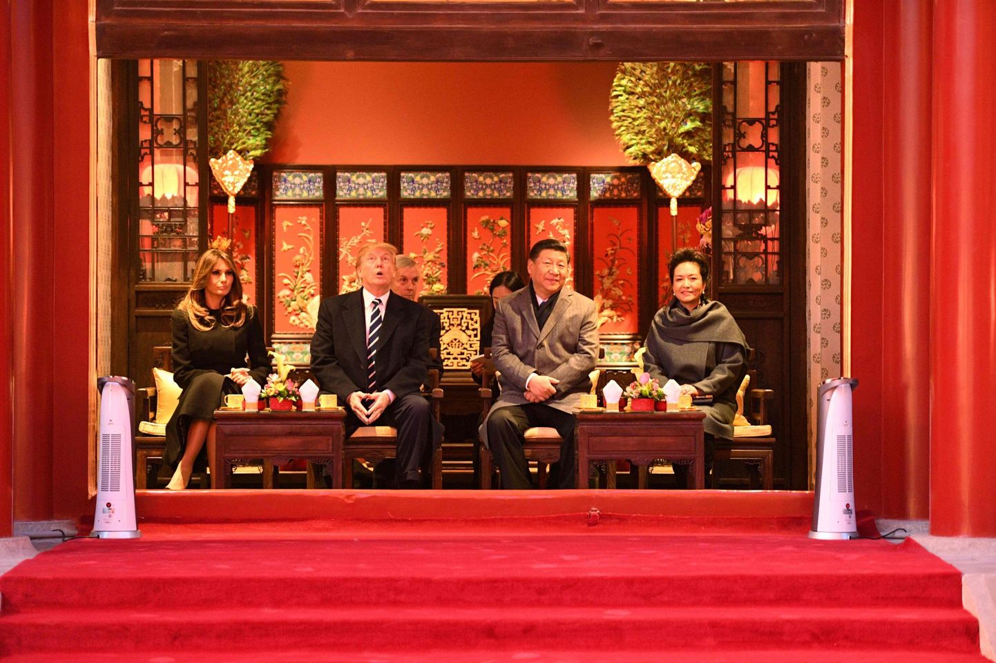 Hiina president Xi Jinping võõrustas USA presidenti Donald Trumpi ja esileedi Melania Trumpi välisliidritele varem suletud Keelatud Linnas.