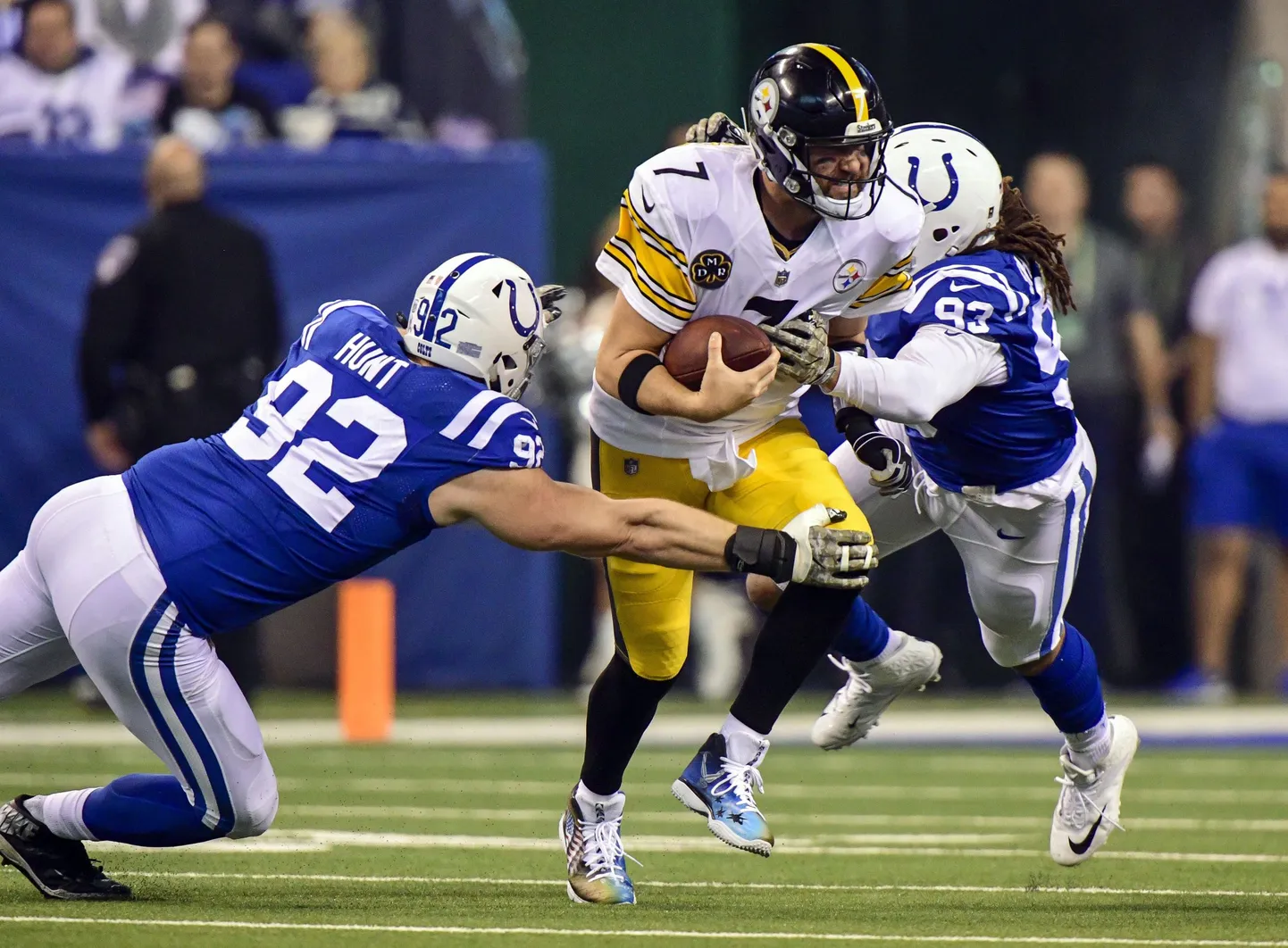 Margus Hunt mängus Pittsburgh Steelersiga.