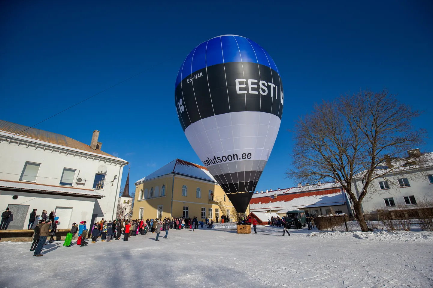 Rahvapidu ja kuumaõhupall Paide kesklinnas veebruaris 2018