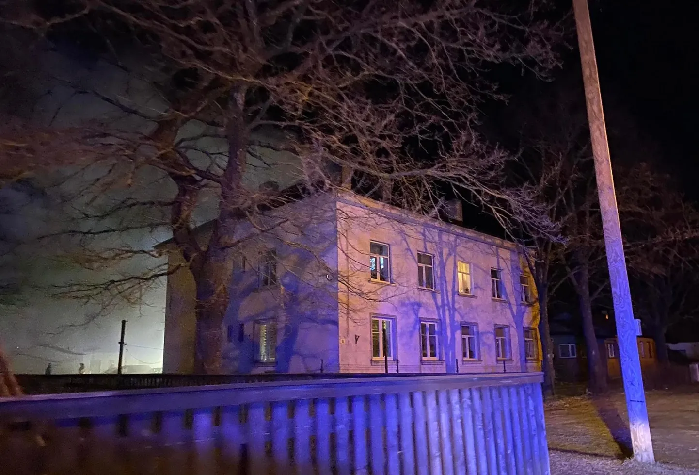 В Пярну при пожаре погибли два человека.