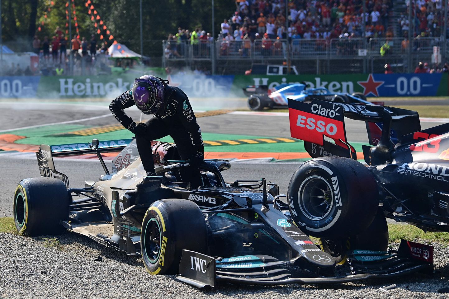 Lewis Hamiltoni ja Max Verstappeni avarii Monza F1 etapil.