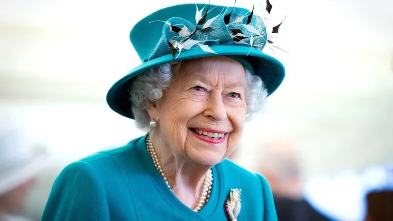 Королева Елизавета II