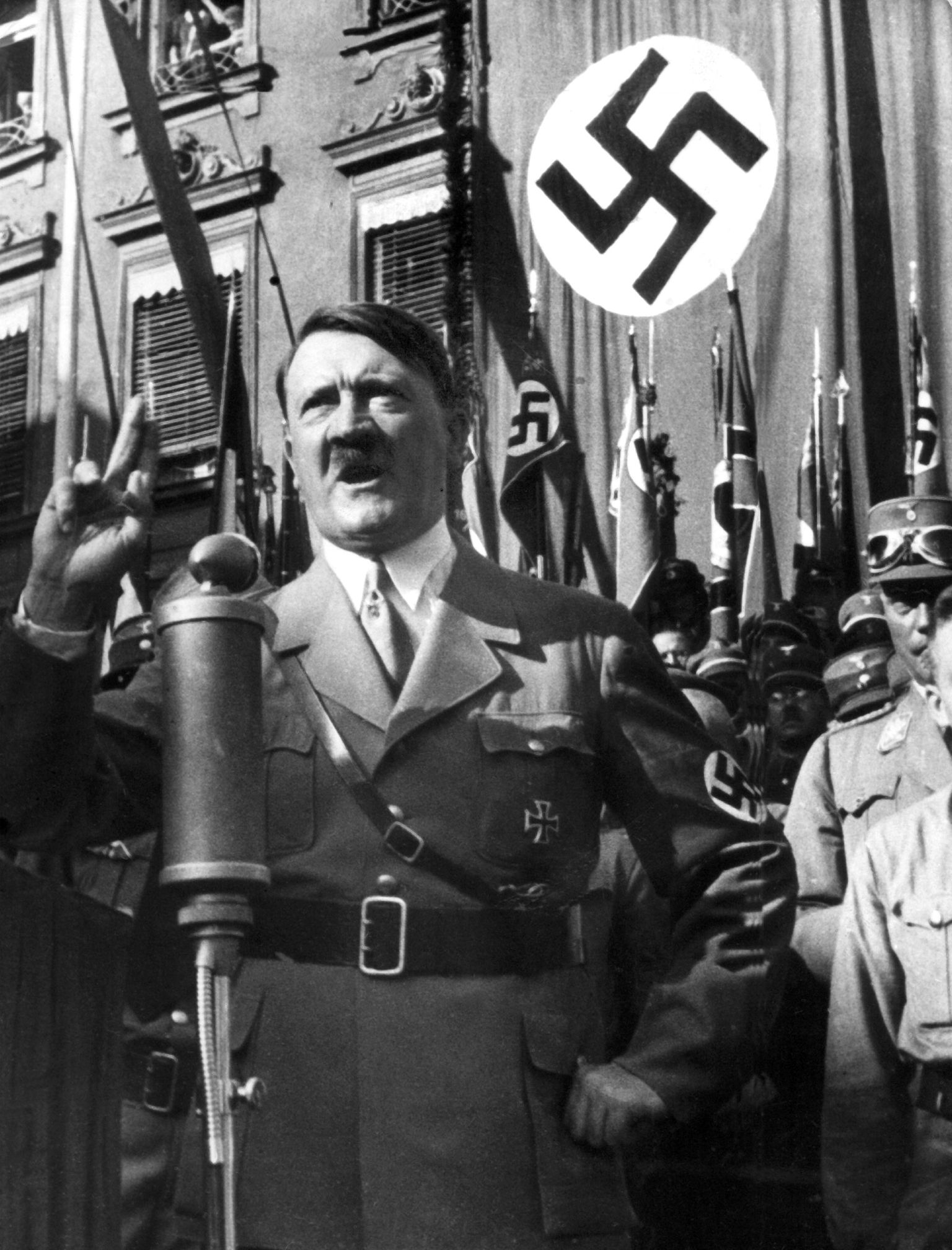 Adolf Hitler 1938 kõne pidamas