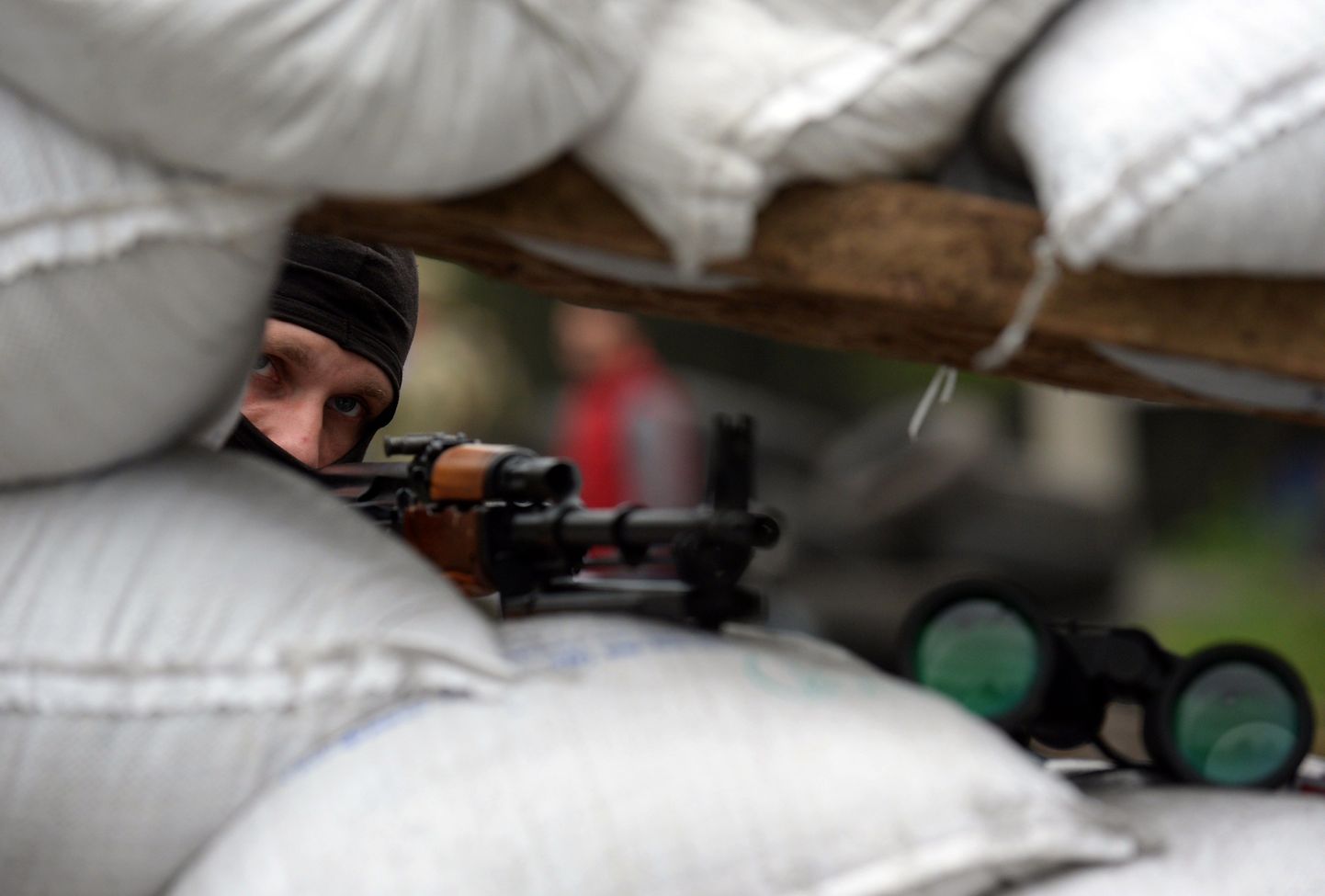 Журналисты The New York Times, побывавшие в юго-восточных областях Украины, пришли к выводу, что у конфликта между новыми властями в Киеве и сепаратистки настроенными гражданами началась новая, более опасная, фаза.