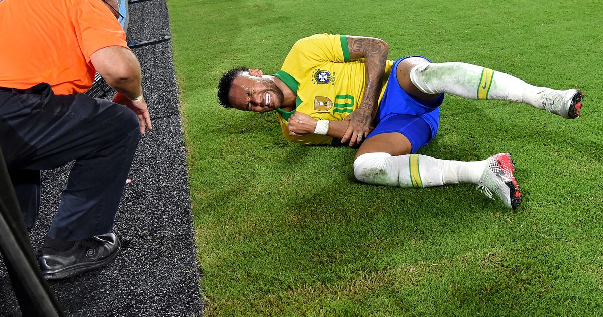 Brasiilia jalgpallistaar Neymar avalikustas, miks ta pidevalt teeskleb