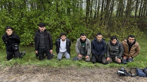 Latgalē turpina uzdarboties nelegālo migrantu pārvadātāji