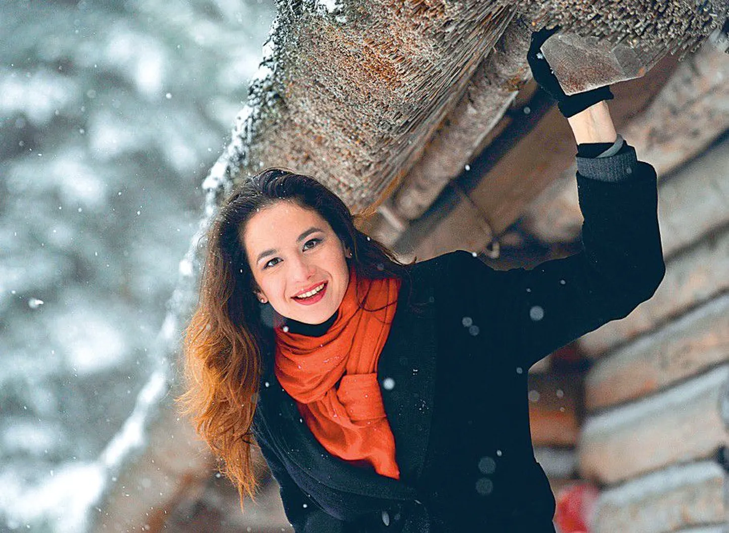 Психолог и преподаватель Марианна Дроздова знает, что одного только знания языка недостаточно для успешной интеграции. В развитии единого мультикультурного общества определяющим является связь между всеми людьми, считает она. Фотография сделана в Эстонском музее под открытым небом.