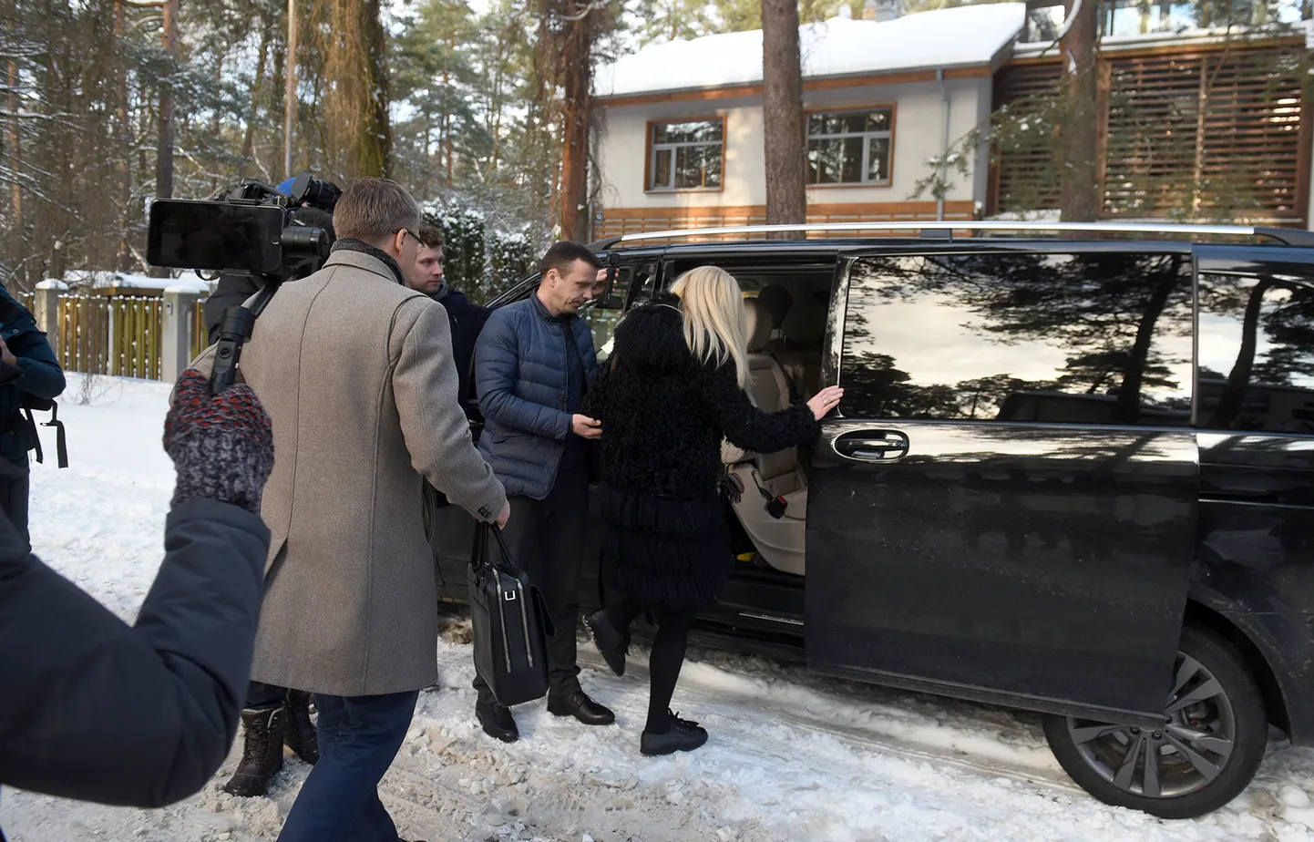 Обыски по месту жительства Ушакова