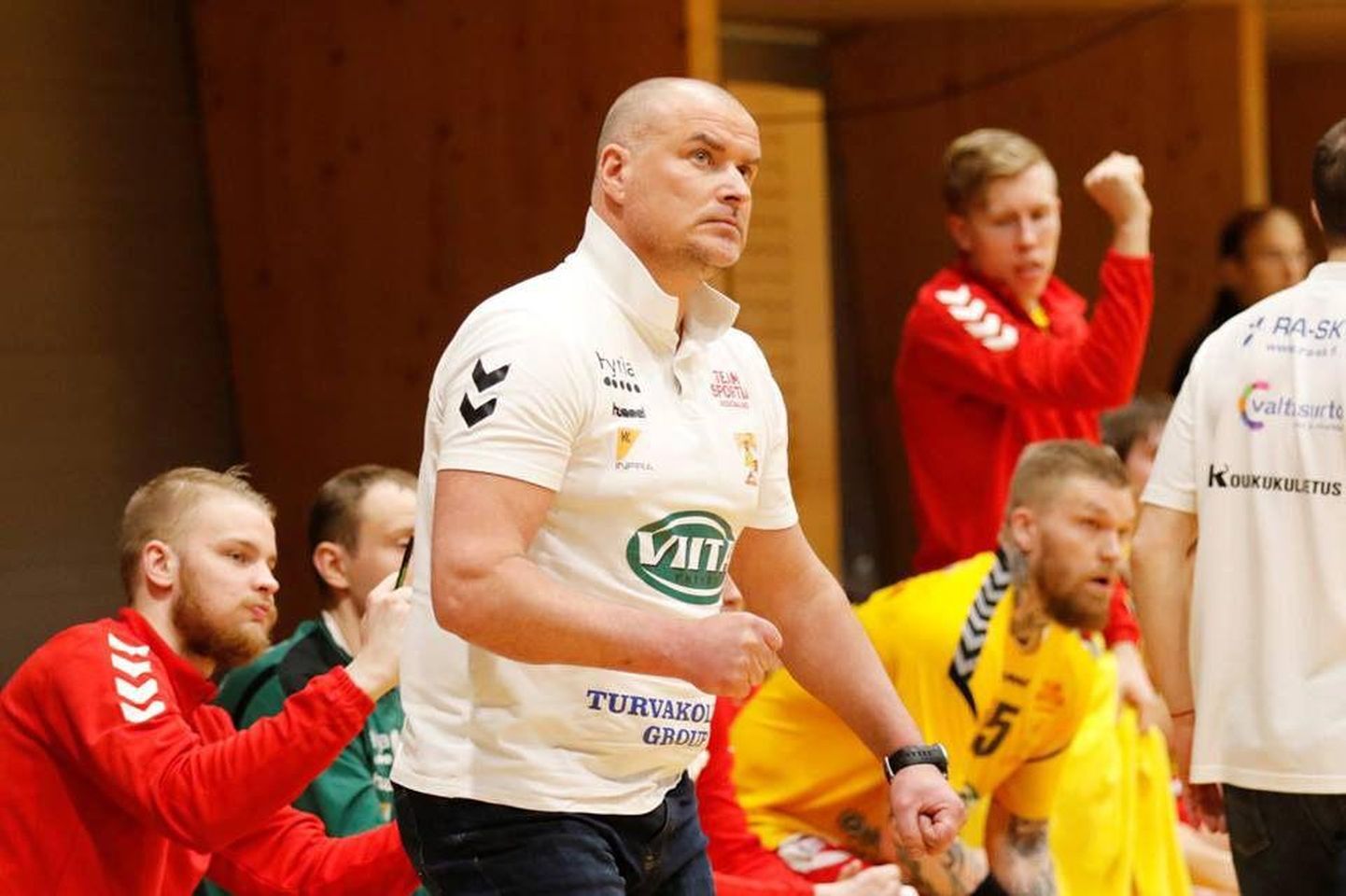 Soome käsipalli meistermeeskond Riihimäe Cocks ja nende Tapalt pärit abitreener Paavo Nelke karastuvad Euroopa tippsarjas Meistrite liigas.