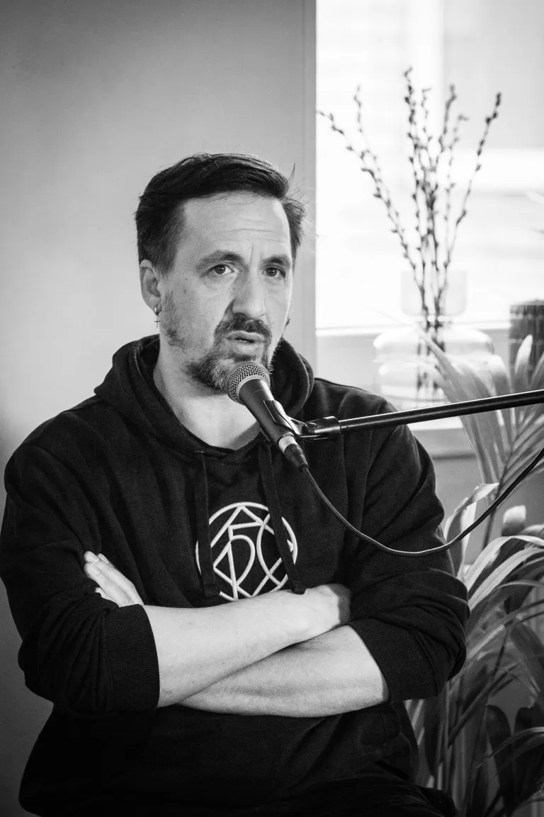 Российский актер Артур Смольянинов, ныне проживающий в Риге, на встрече в Даугавпилсе