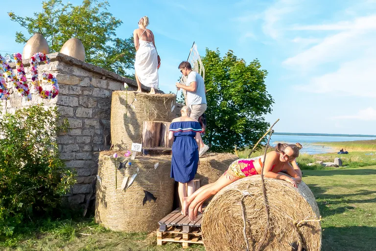Kuna festival toimub looduskaunis kohas, kardetakse, et žetoonid jäävad pärast põllule vedelema. Pilt eelmise aasta festivalilt.