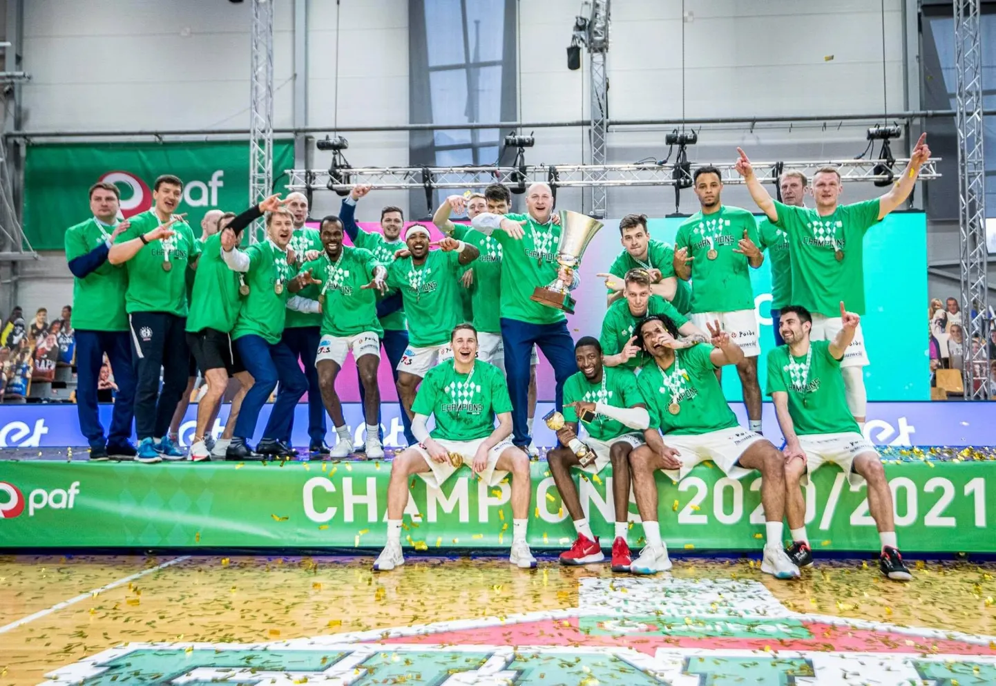 Erinevalt 2020. aastast mängiti tänavu kevadel Eesti-Läti korvpalliliiga tiitel jälle välja. Esikoha võitis BC Kalev/Cramo.