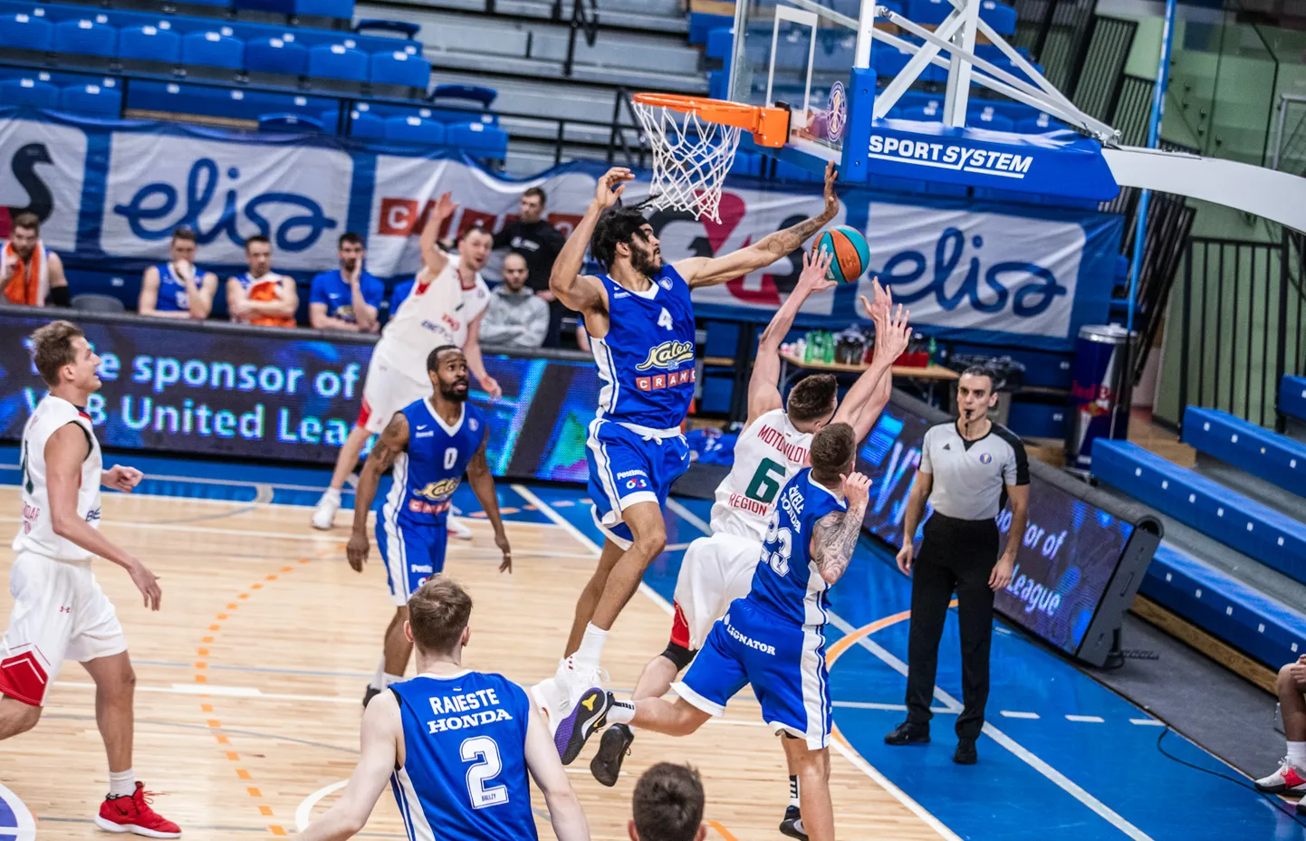 Kalev/Cramo mehed (sinises) avavad hooaja Krasnodari Lokomotiv Kubani vastu.