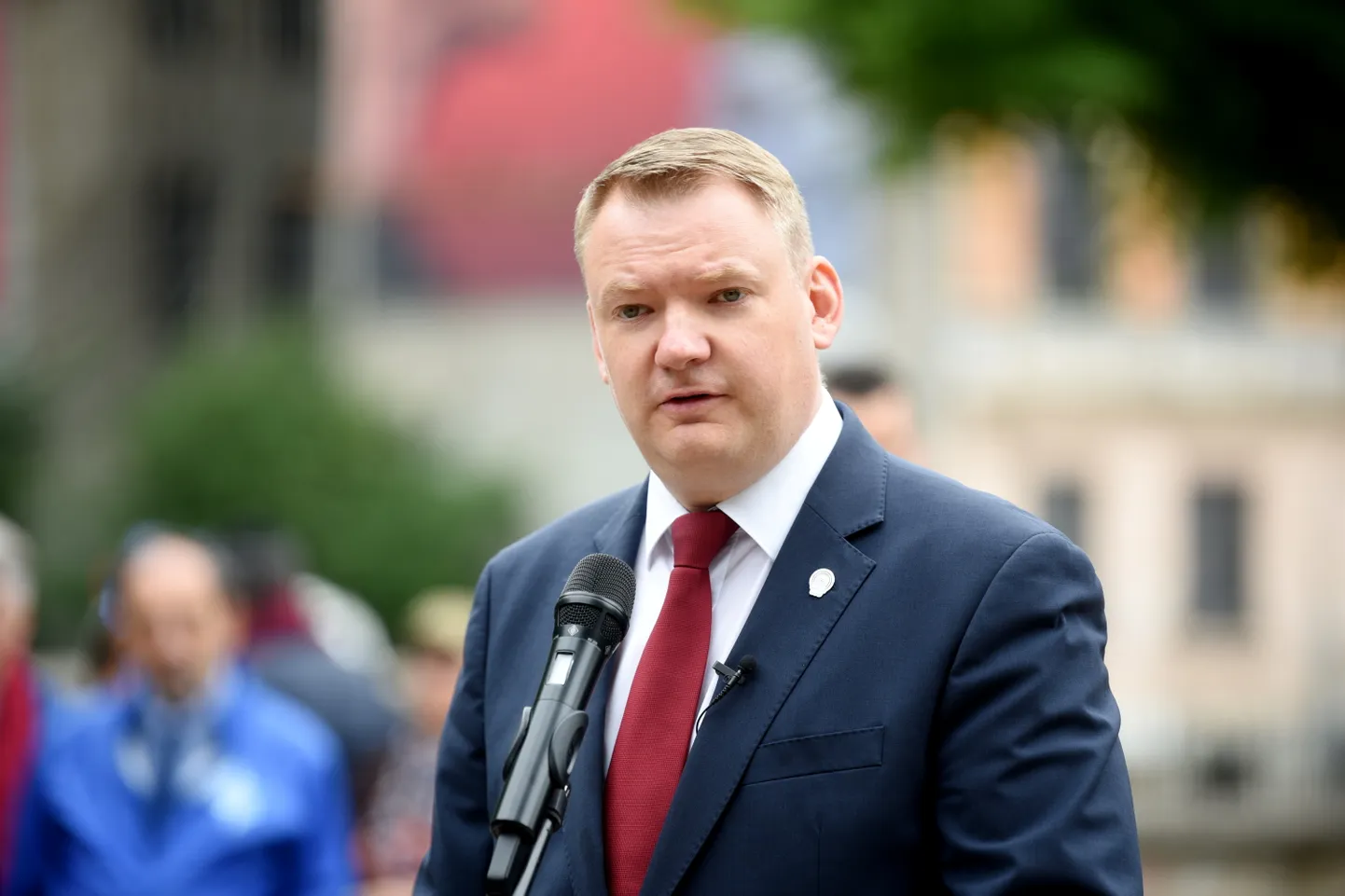 Parlamentārietis Edvards Smiltēns.