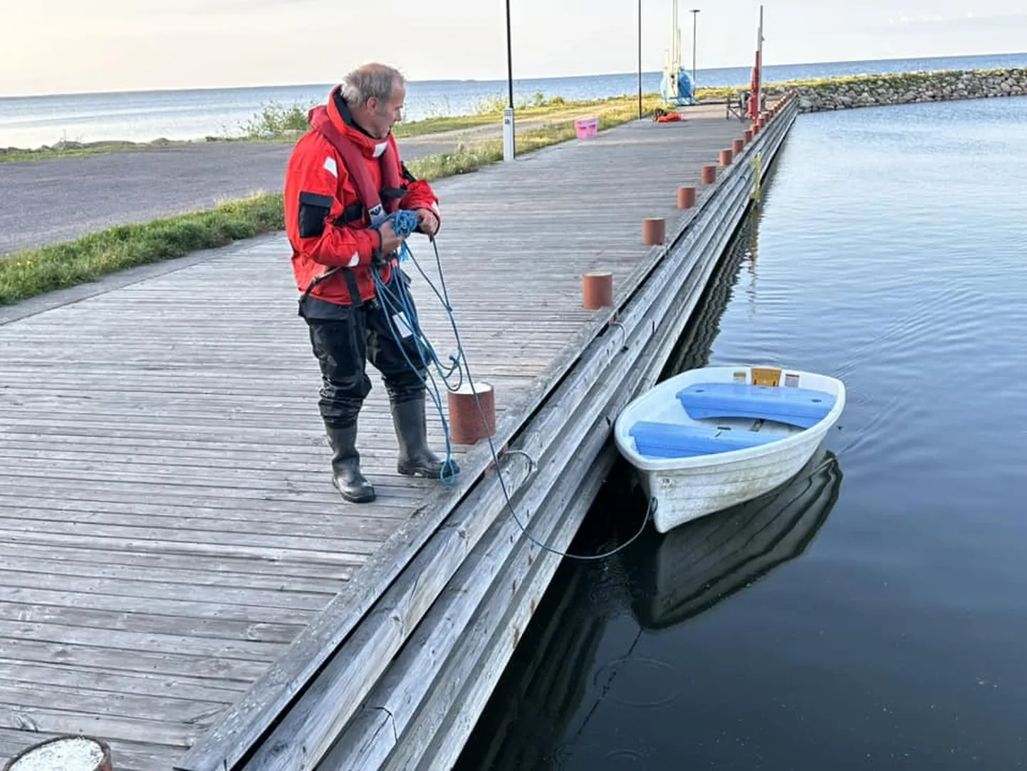 Paadi aitasid kodusadamasse tagasi tuua Soela vabatahtlikud merepäästjad